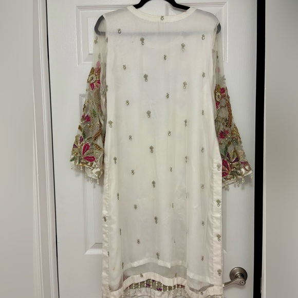 Pakistani Shalwaar Kameez 3 piece suit (fancy/formal) - Picture 6 of 6